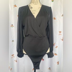 Black puff sleeve bodysuit, size L